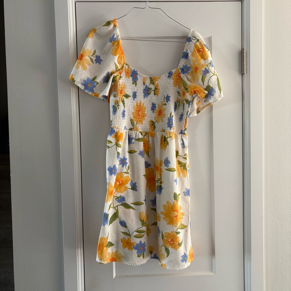 Billabong • Floral Smocked Dress with Puff‎ Sleeves